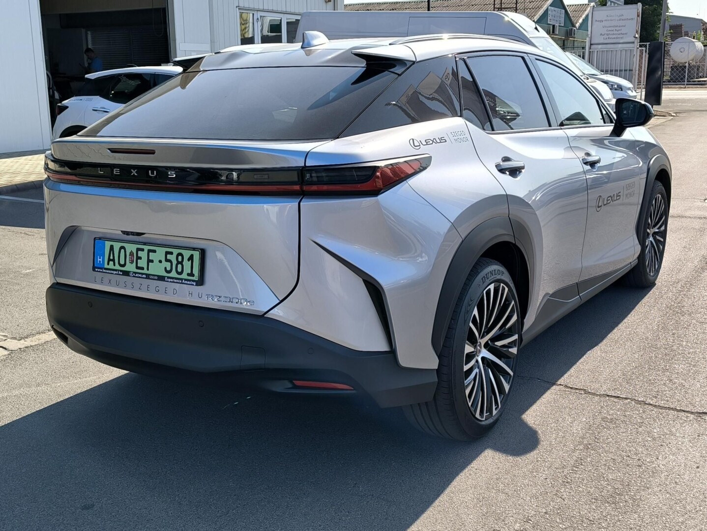 Lexus RZ