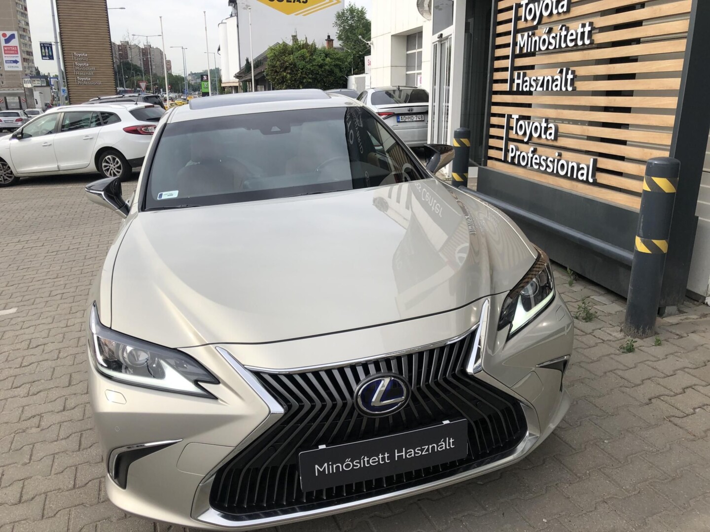 Lexus ES