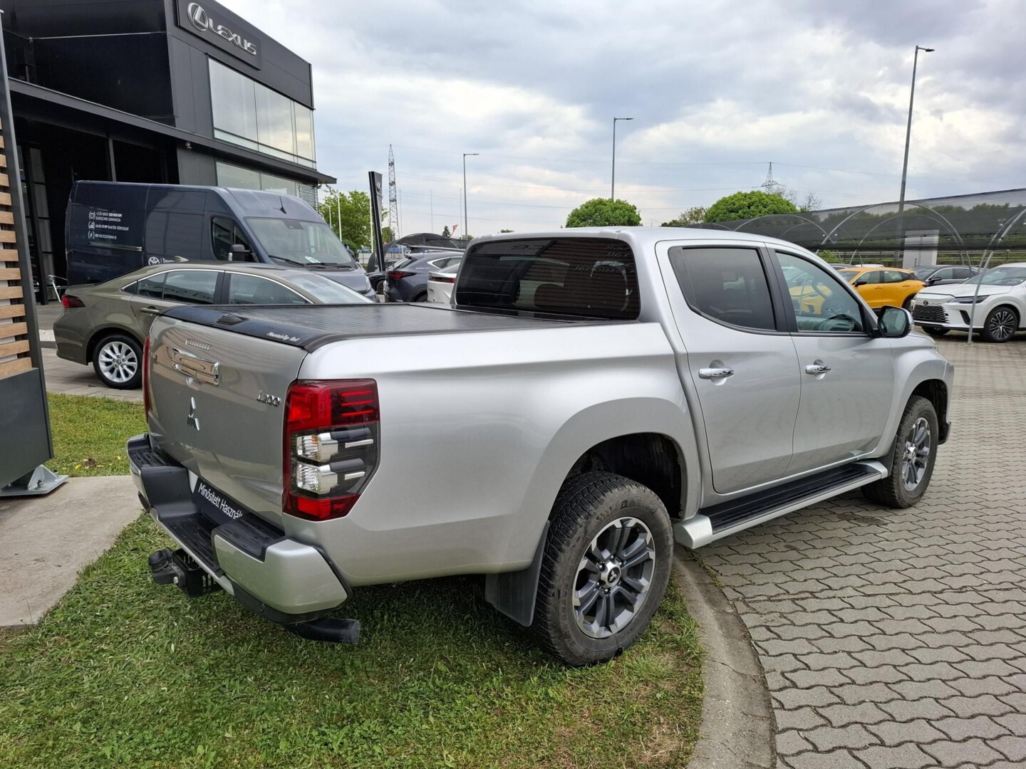 Mitsubishi L200