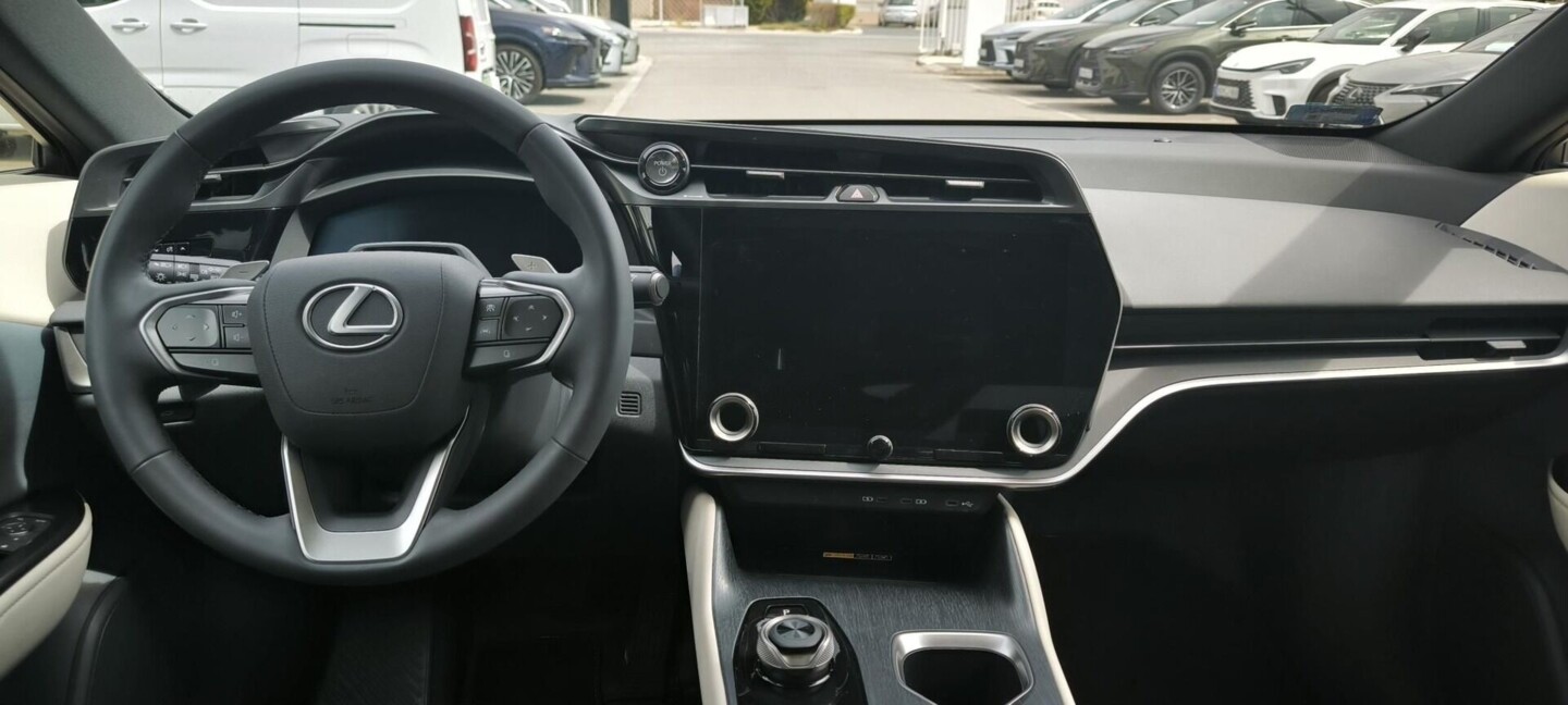 Lexus RZ