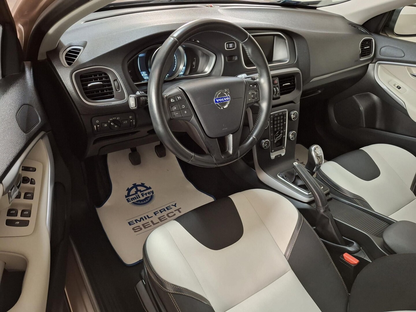 Volvo V40