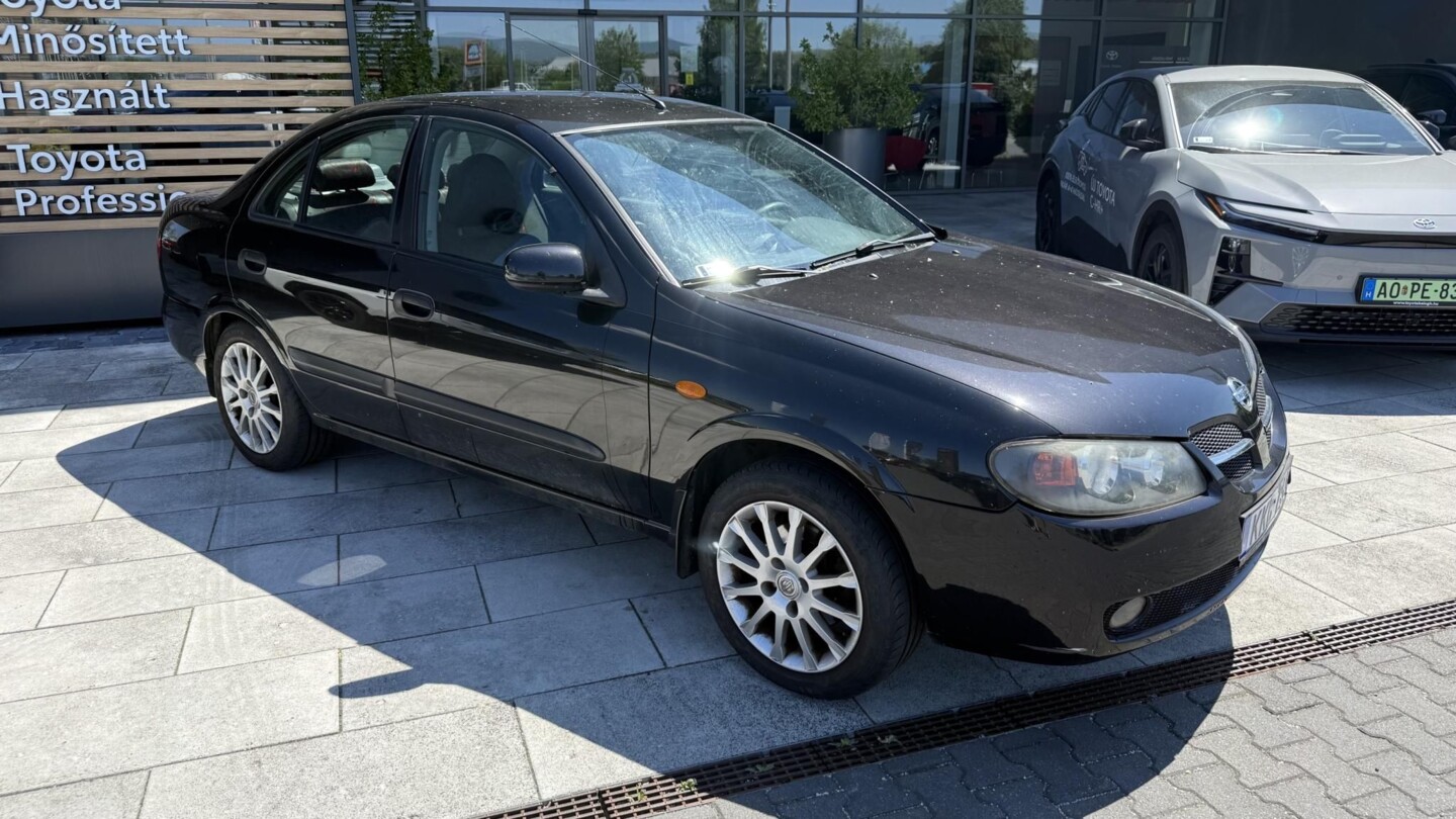 Nissan Almera