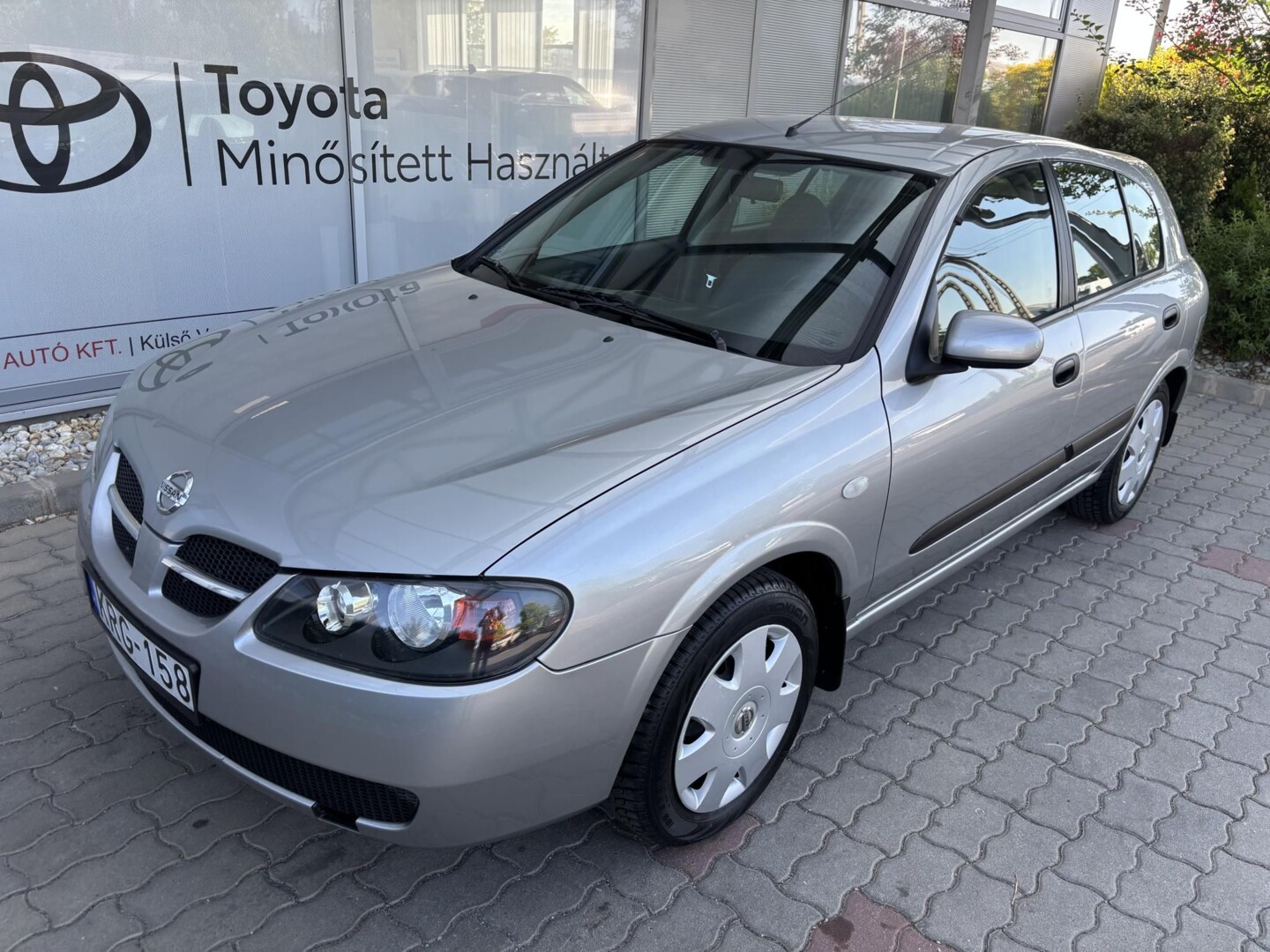 Nissan Almera