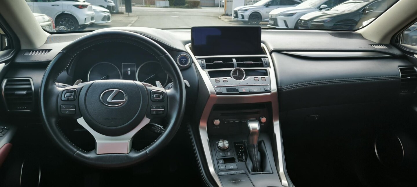 Lexus NX