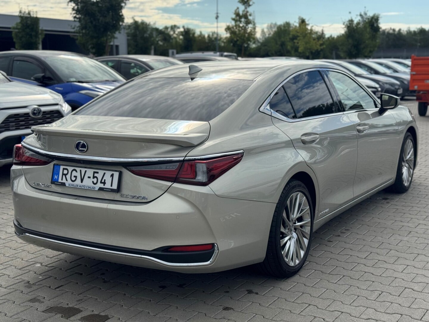 Lexus ES