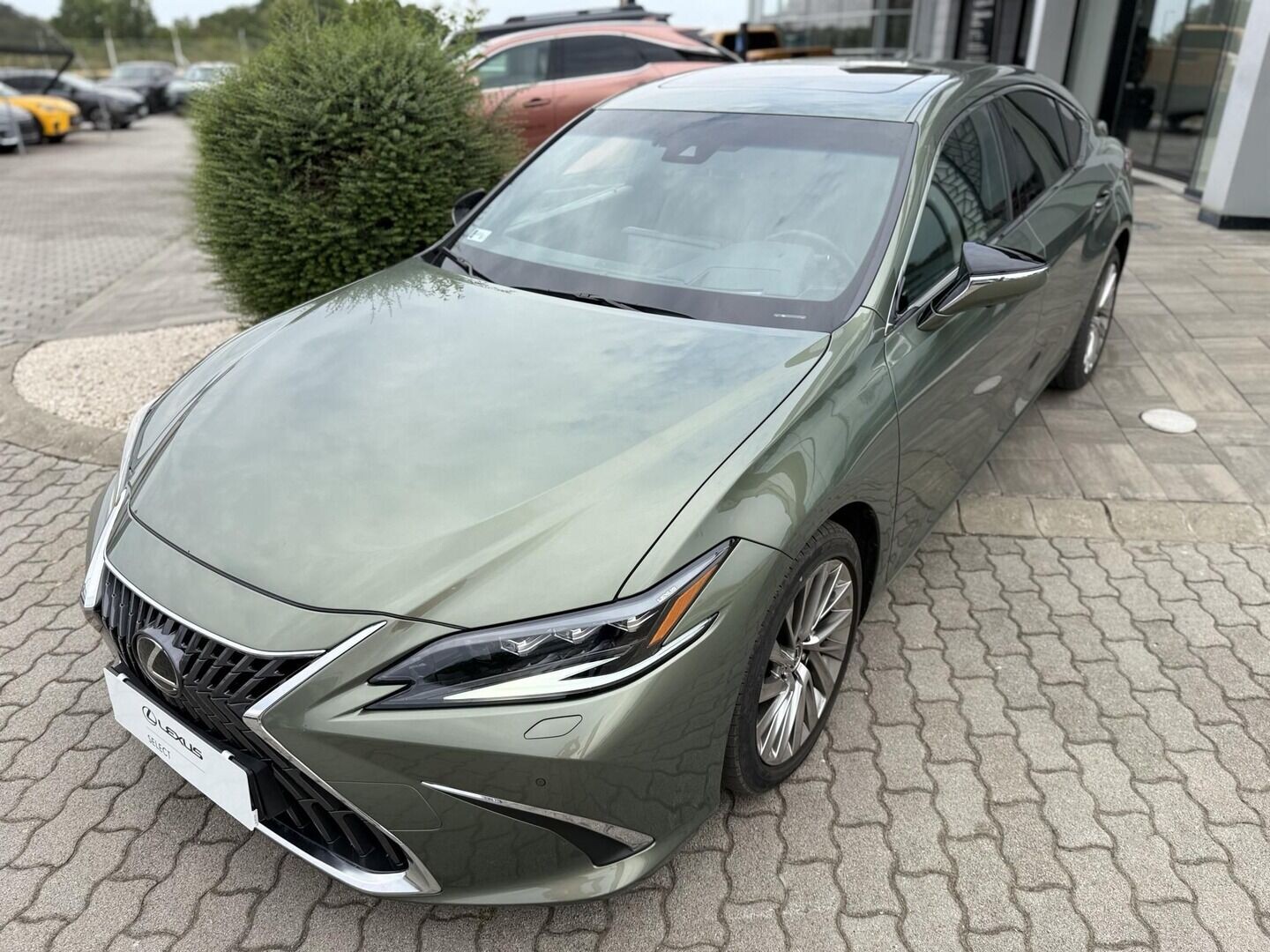 Lexus ES