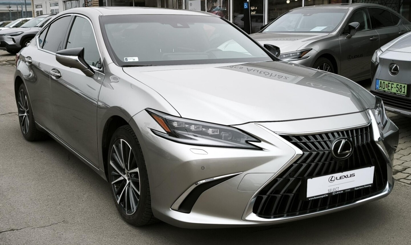 Lexus ES