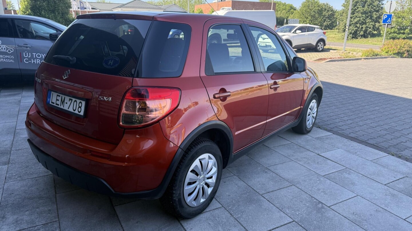 Suzuki SX4