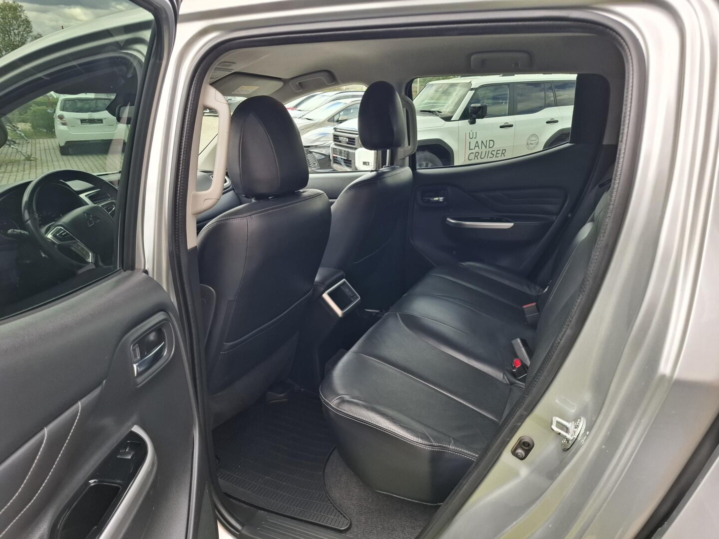 Mitsubishi L200