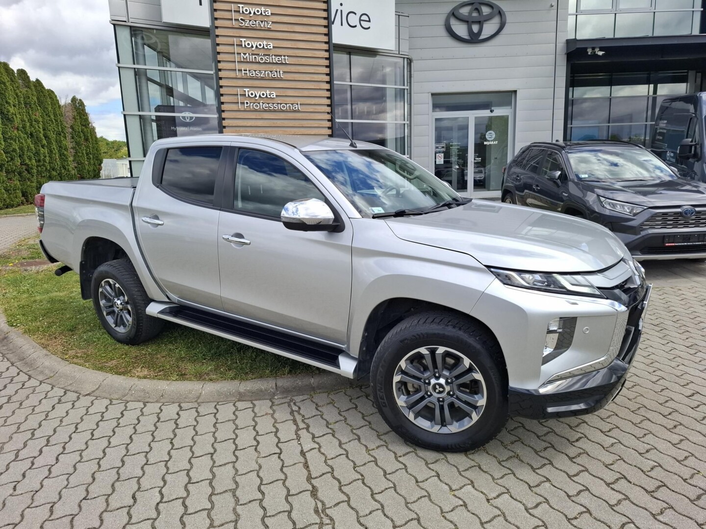 Mitsubishi L200
