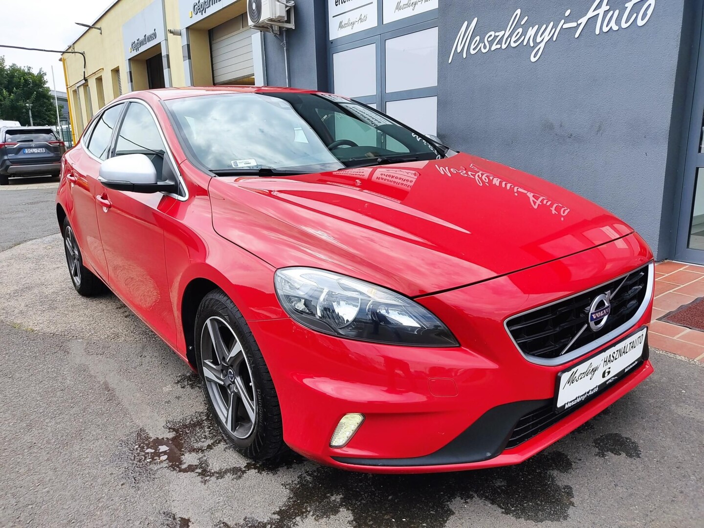 Volvo V40