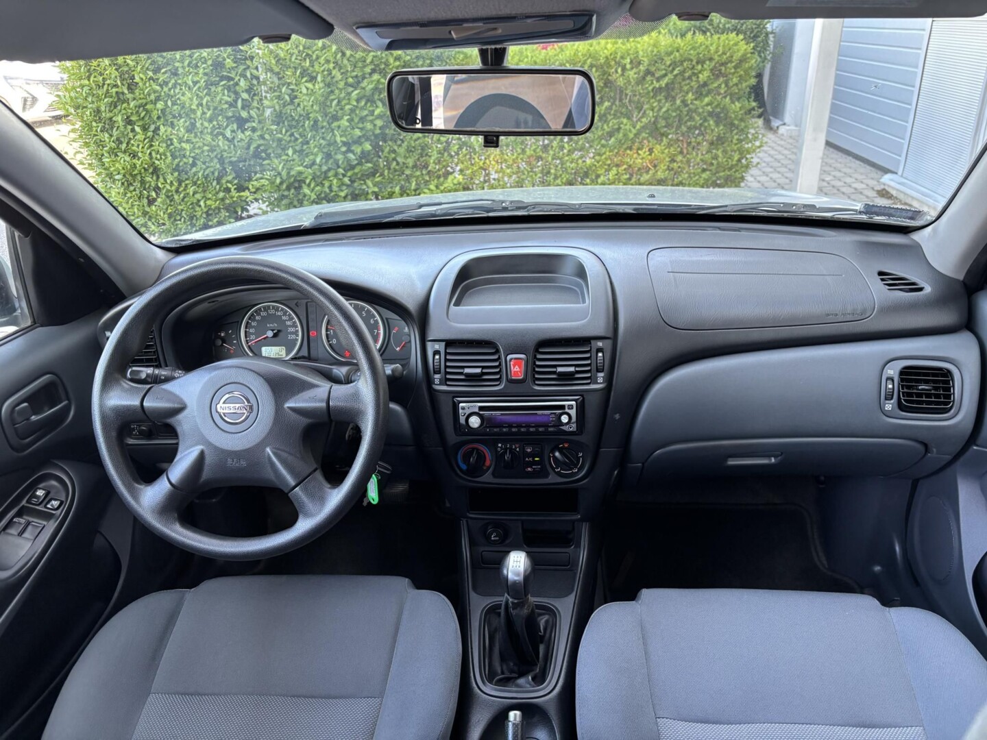 Nissan Almera