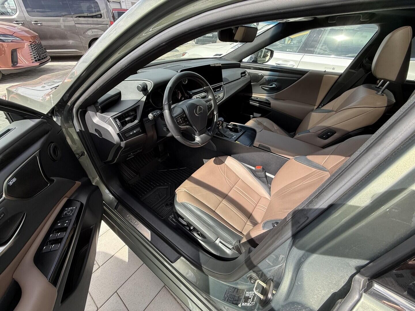 Lexus ES