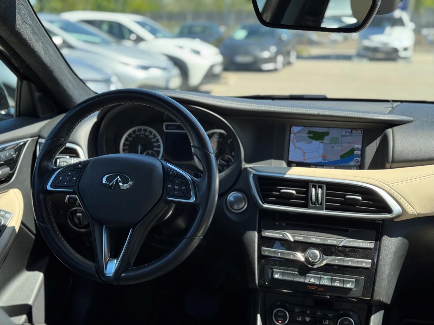 Infiniti QX30