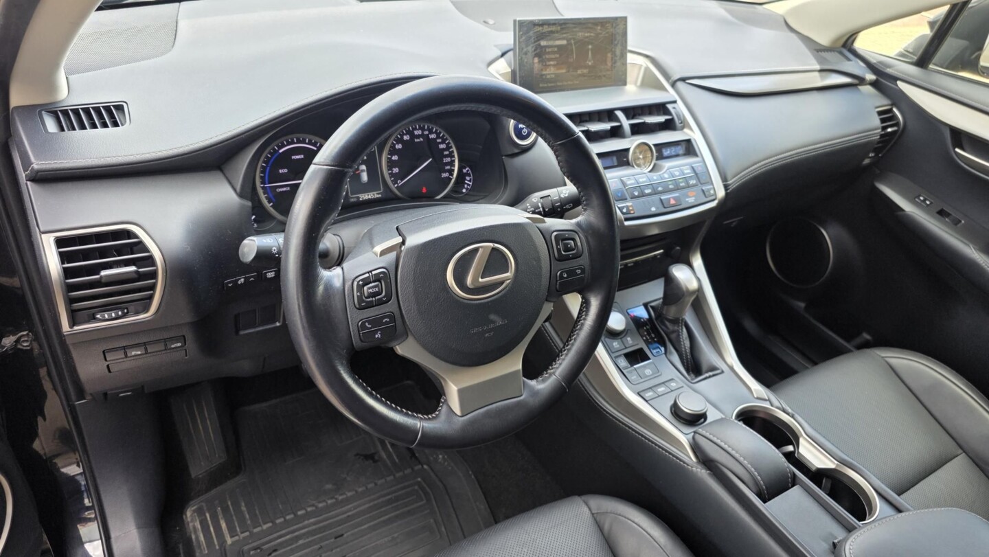 Lexus NX