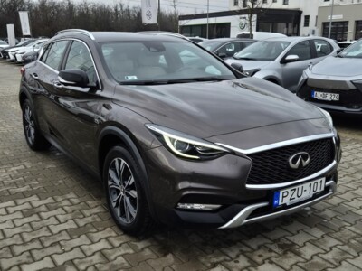 Infiniti QX30