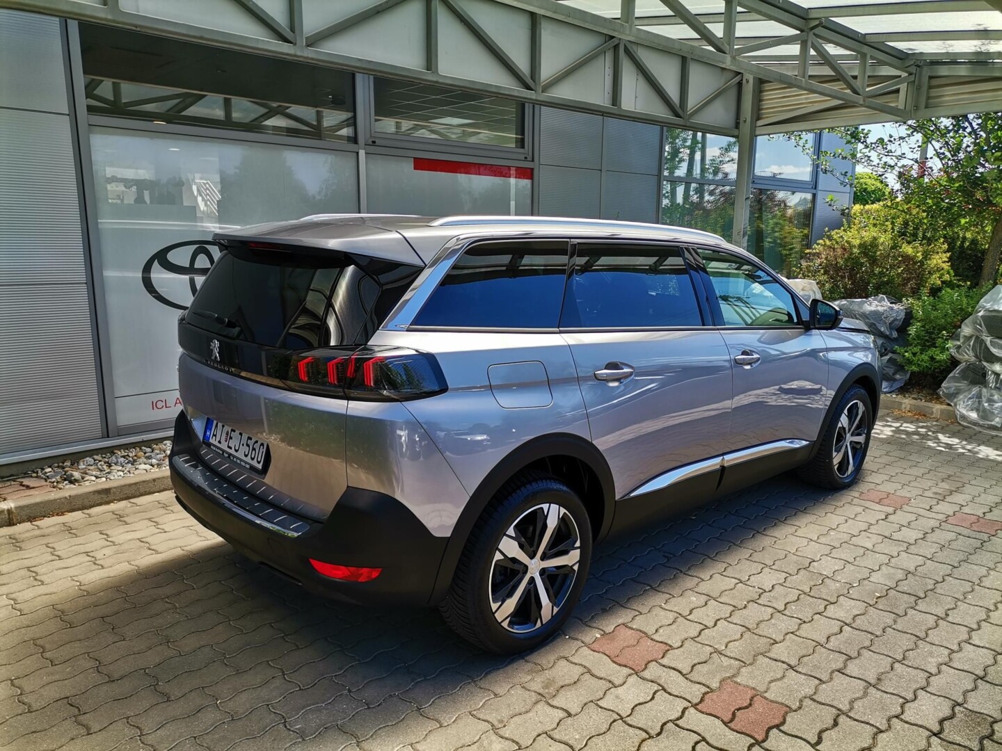 Peugeot 5008