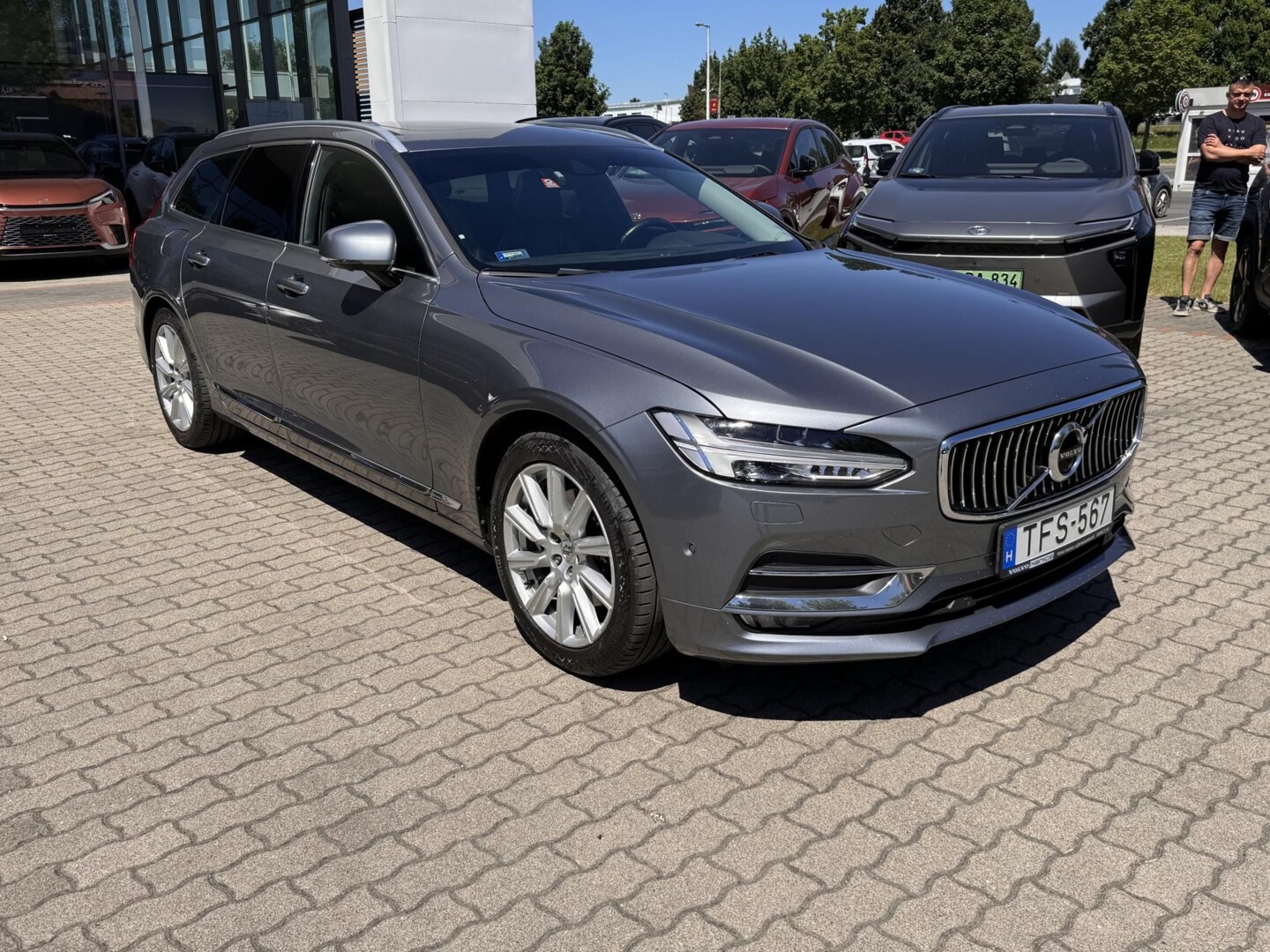 Volvo V90