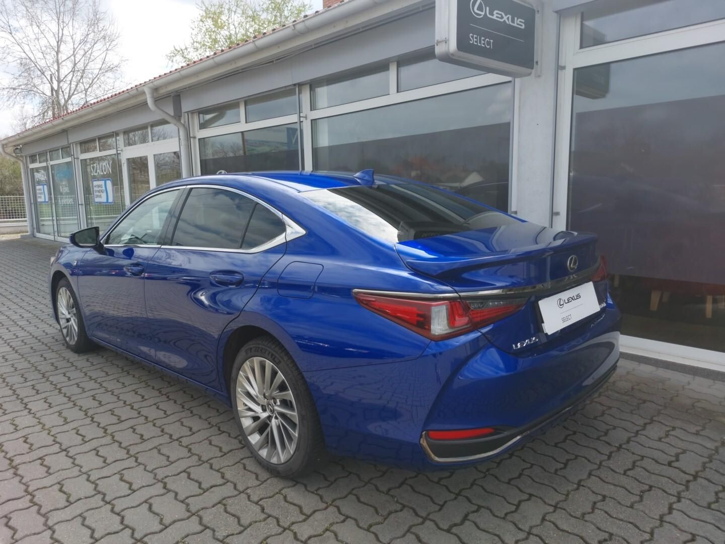 Lexus ES