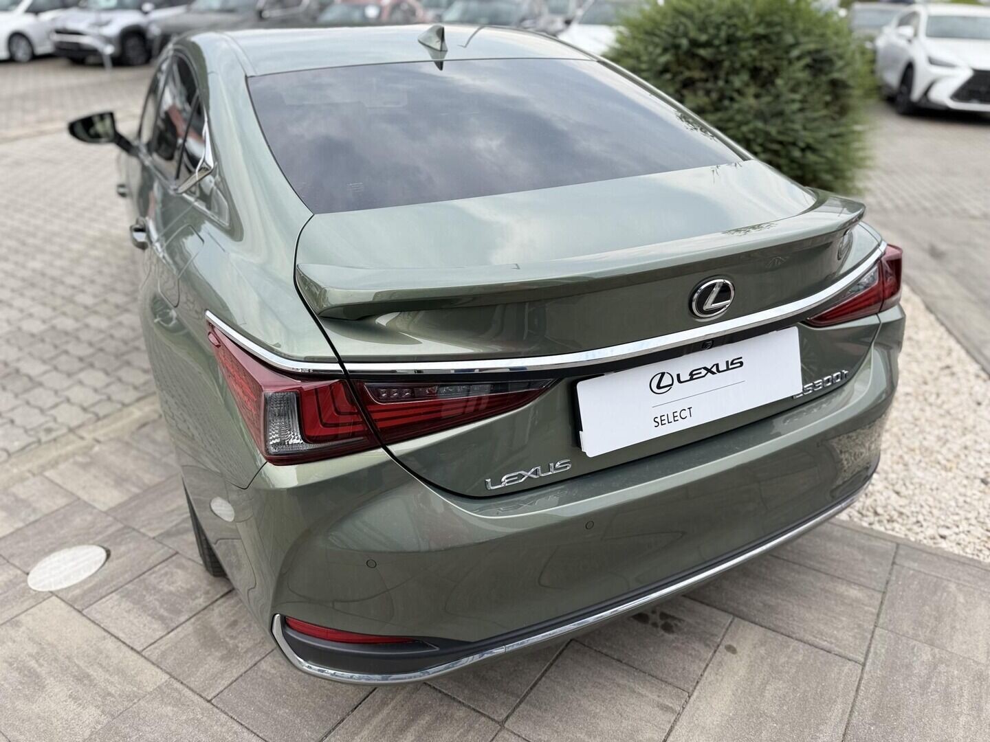 Lexus ES