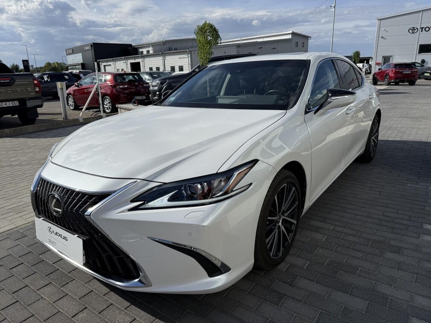 Lexus ES