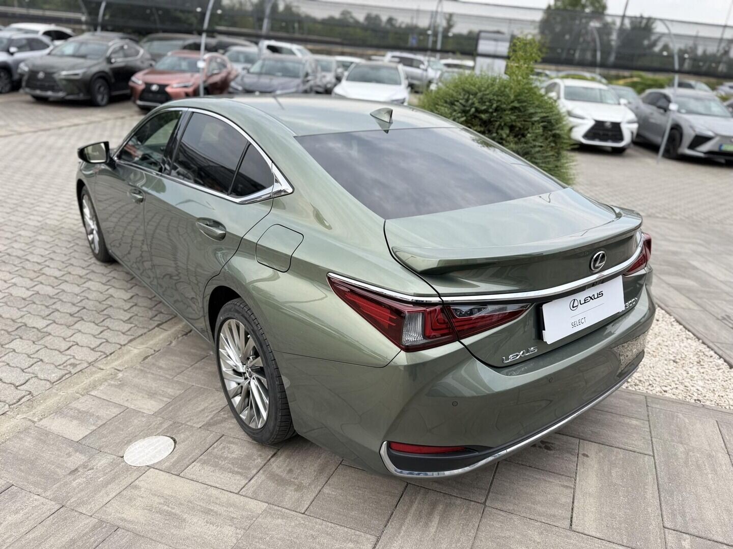 Lexus ES