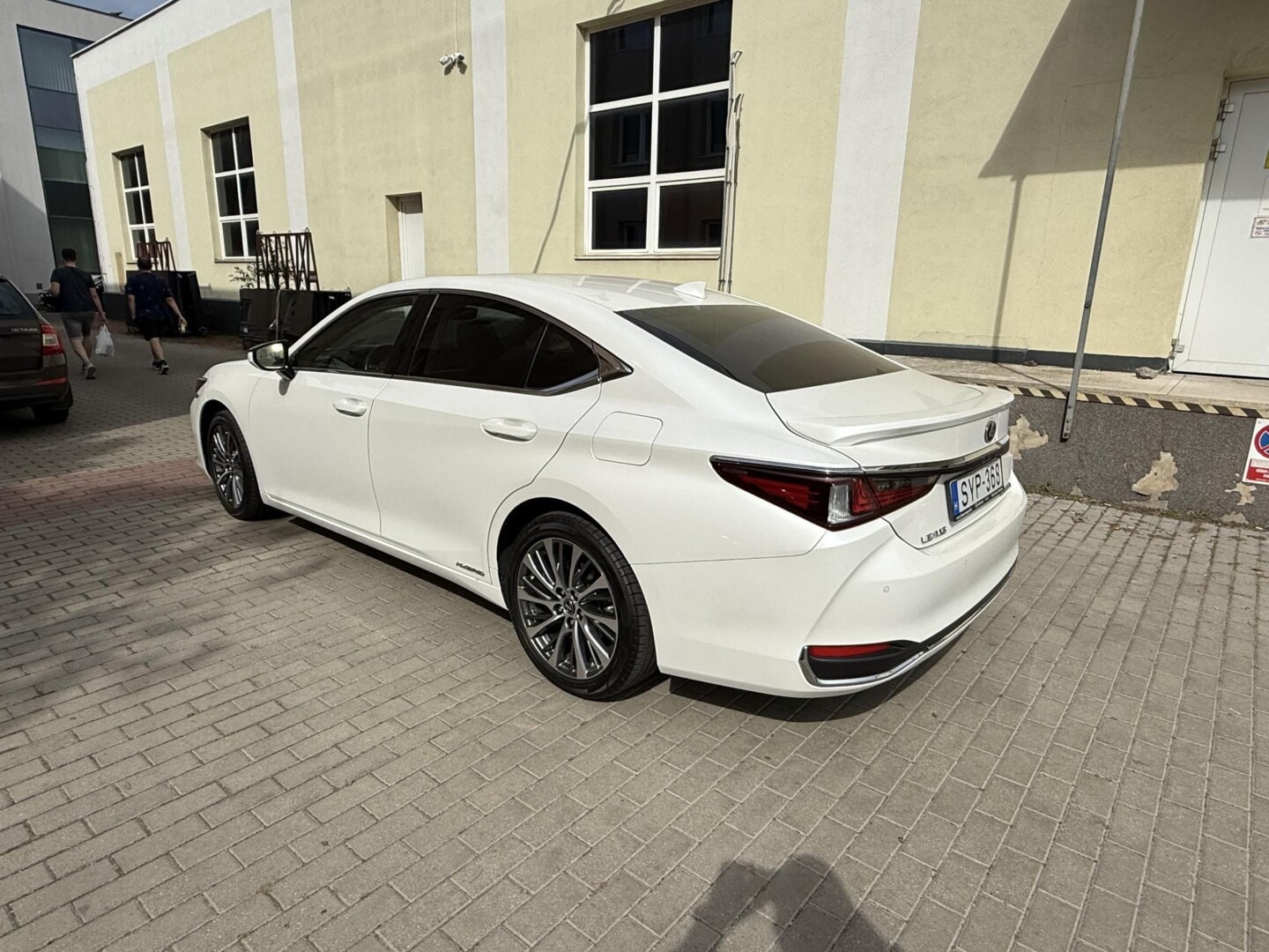 Lexus ES