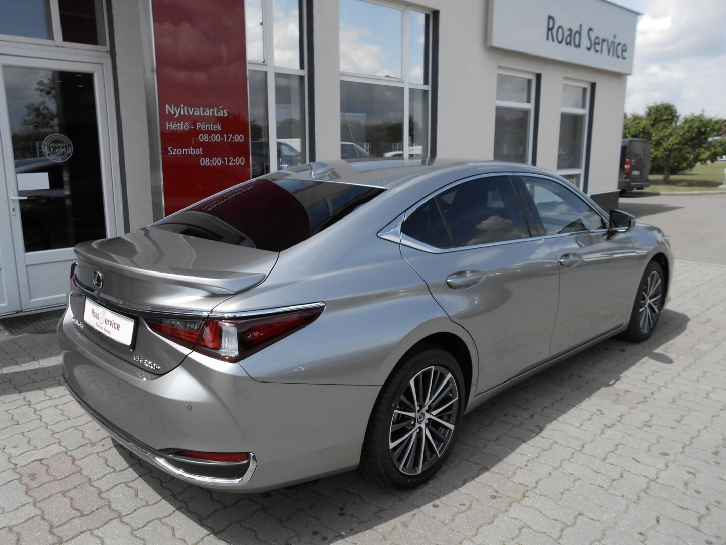 Lexus ES