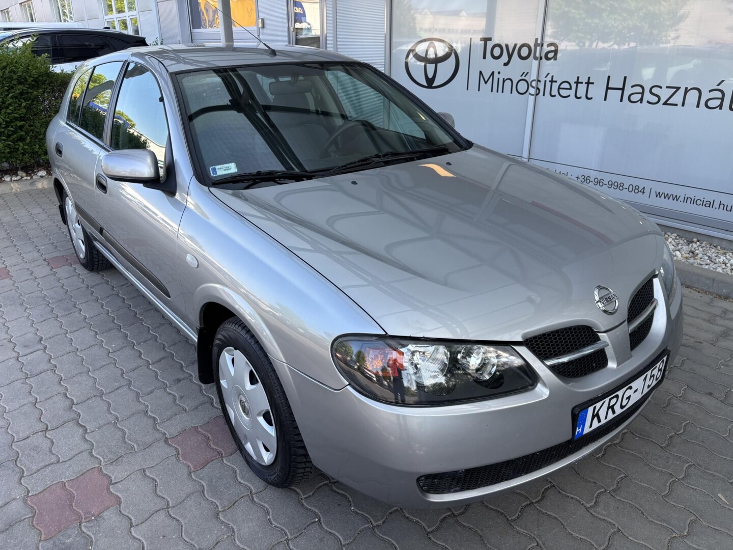 Nissan Almera