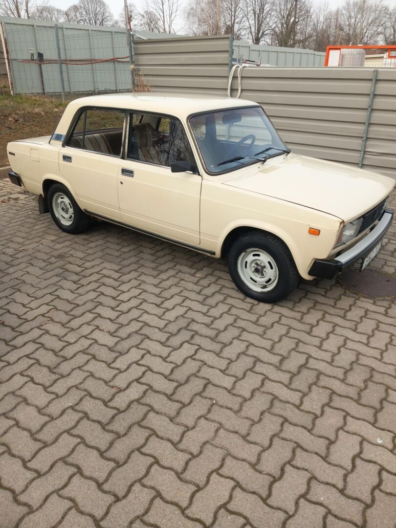Lada 2105