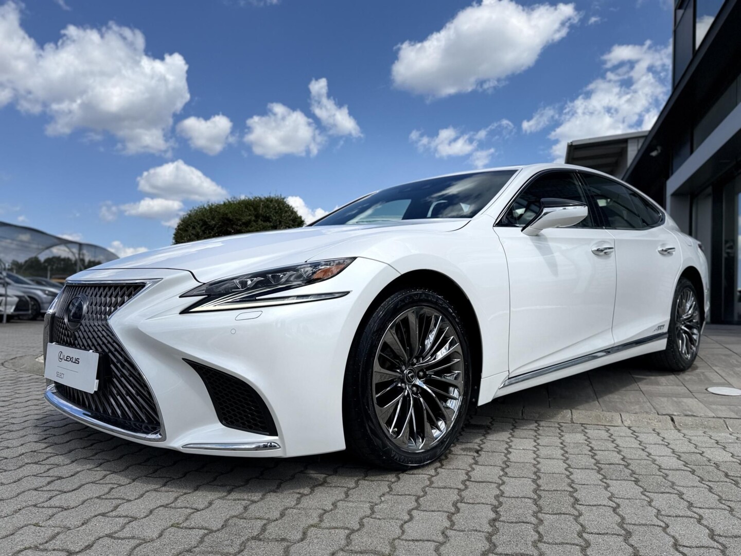 Lexus LS