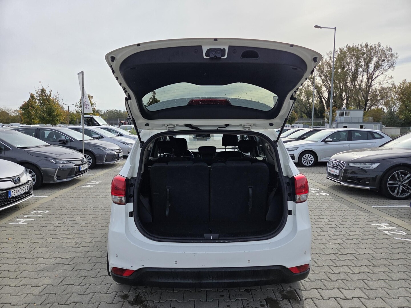 Kia Carens