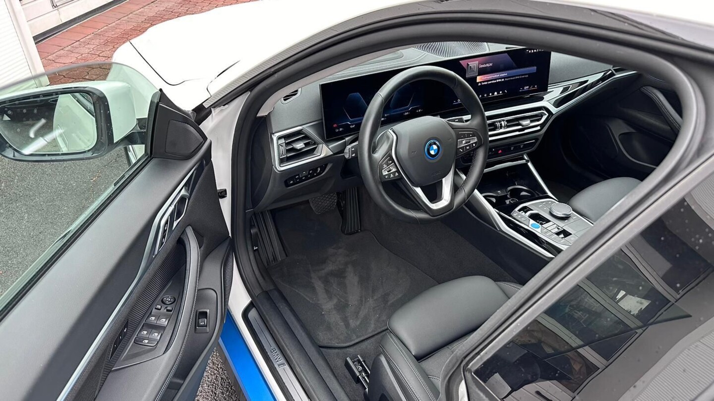 BMW i4