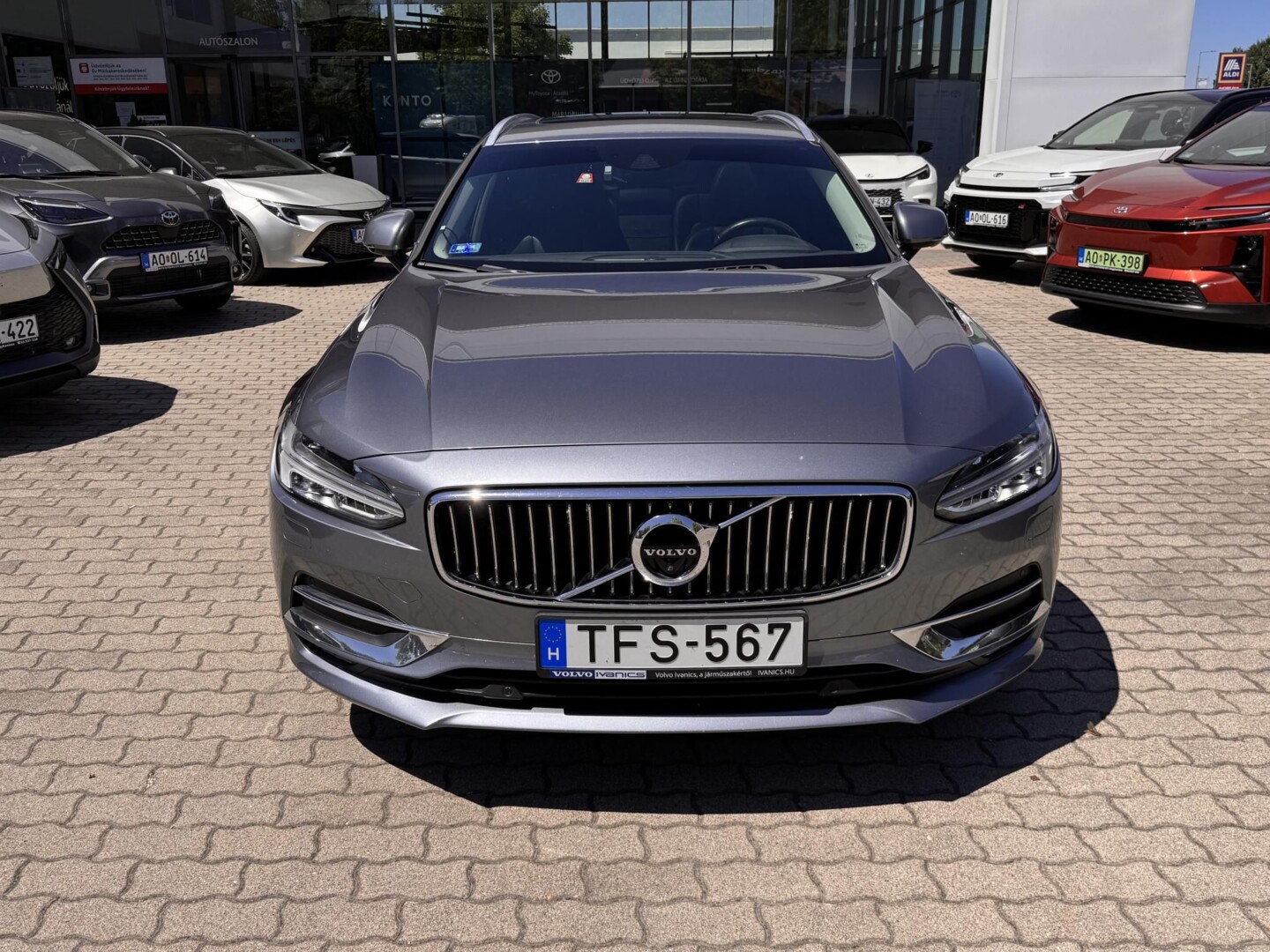 Volvo V90