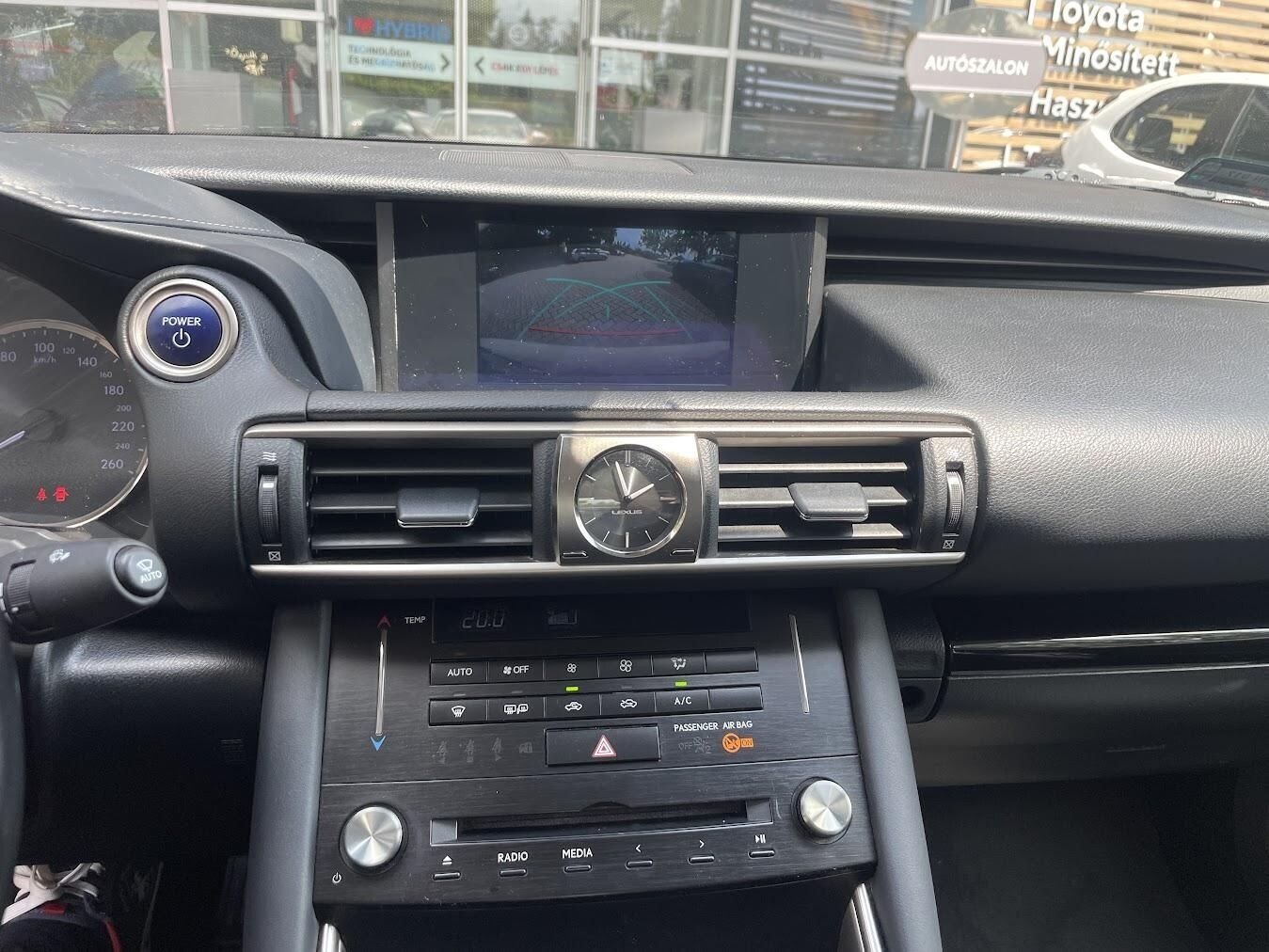 Lexus IS