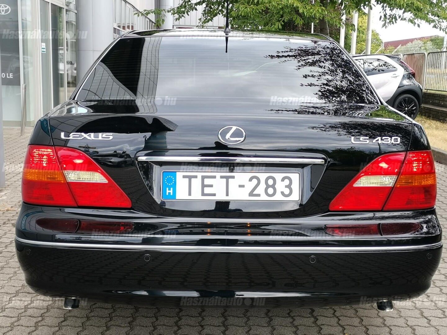 Lexus LS