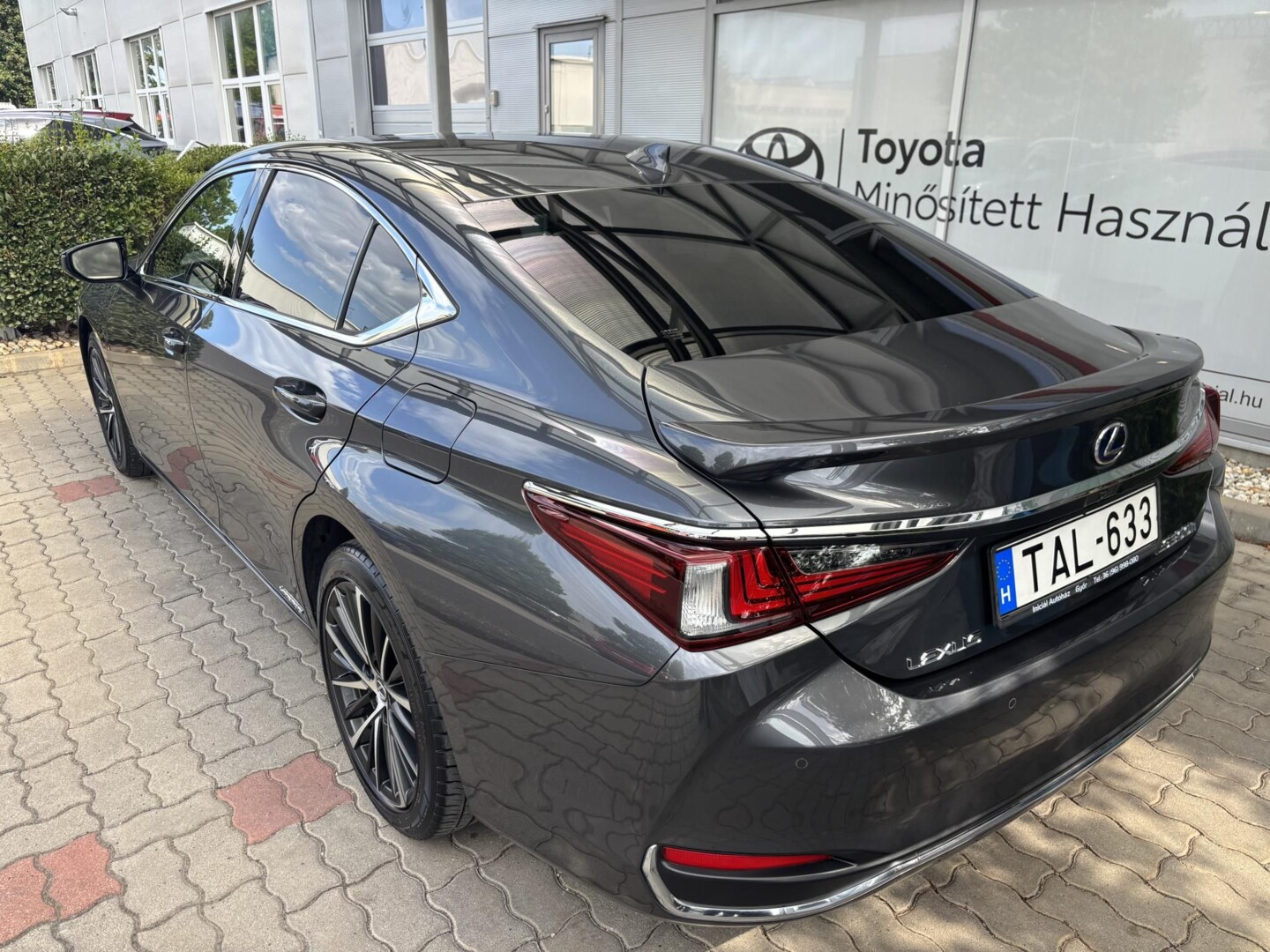 Lexus ES