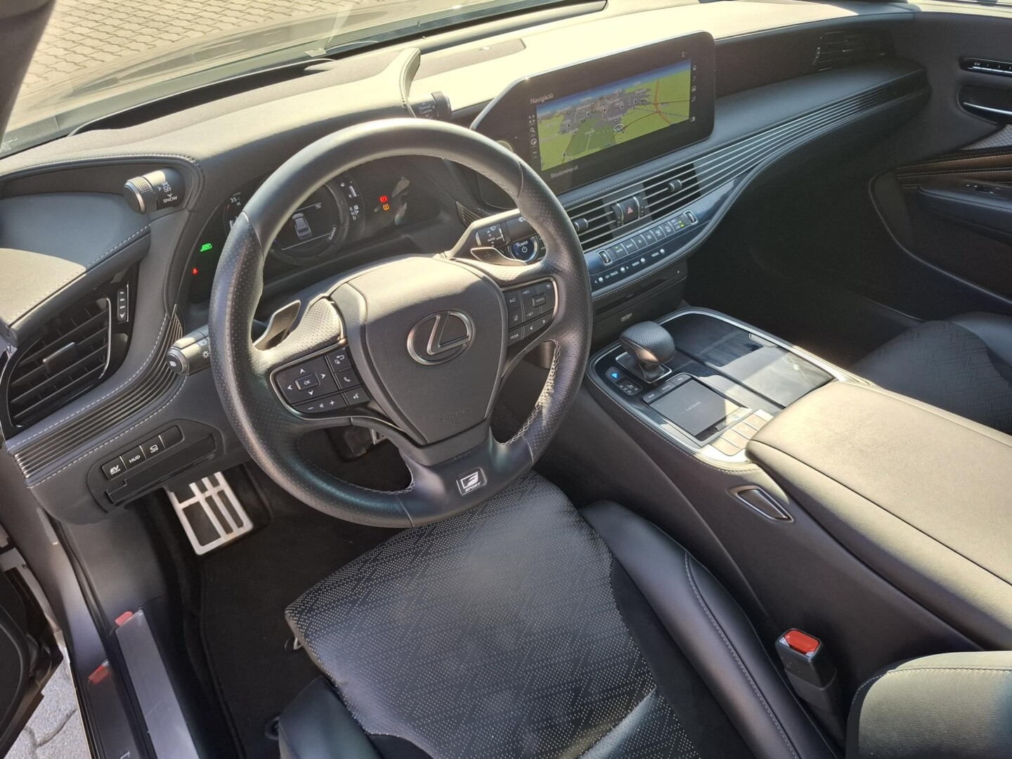 Lexus LS