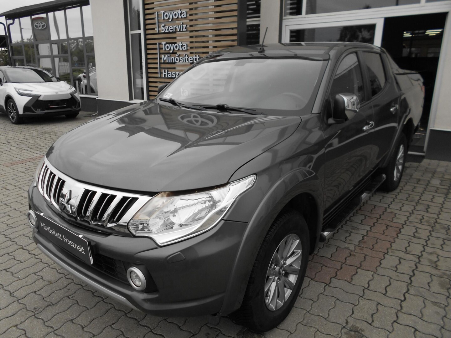 Mitsubishi L200