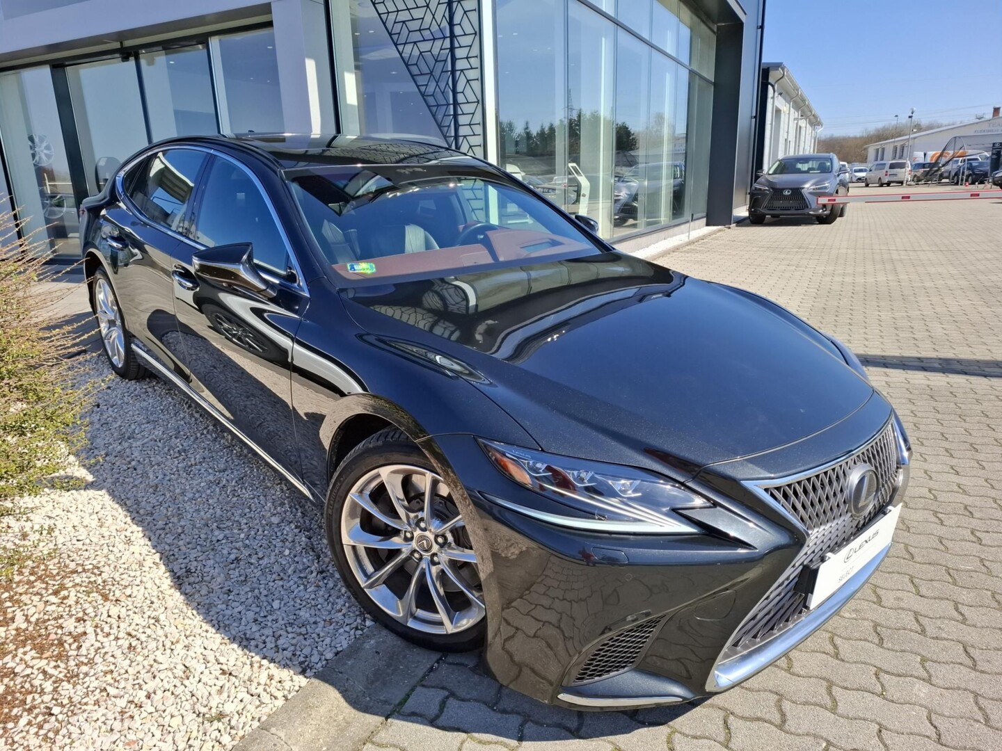Lexus LS