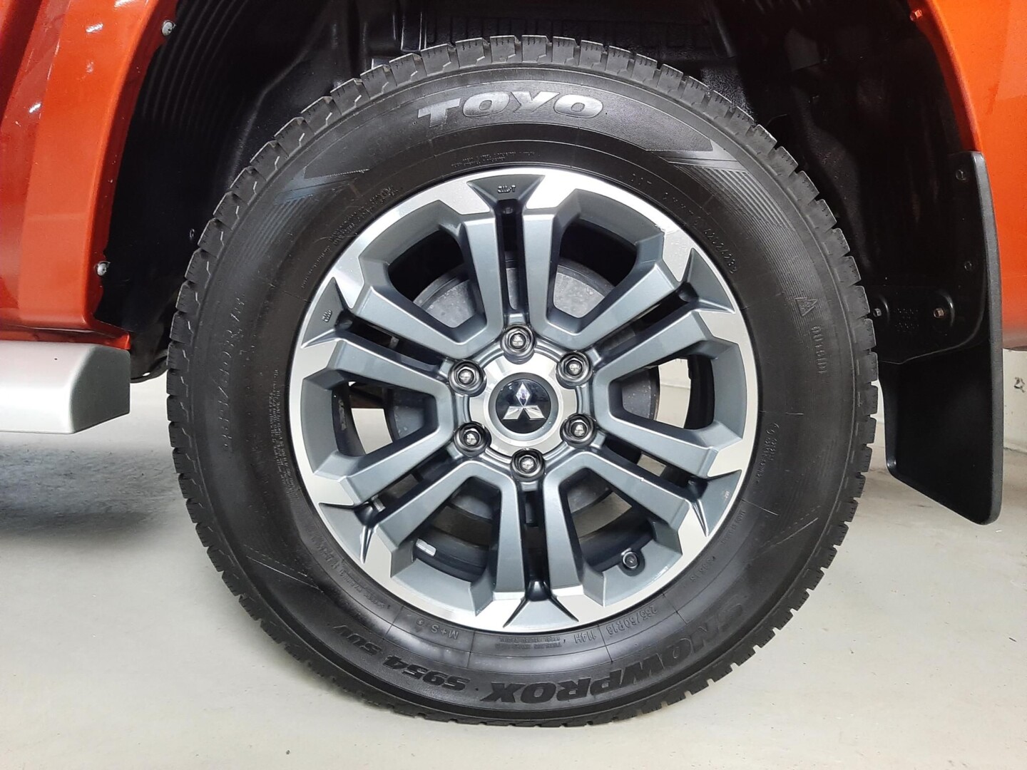 Mitsubishi L200