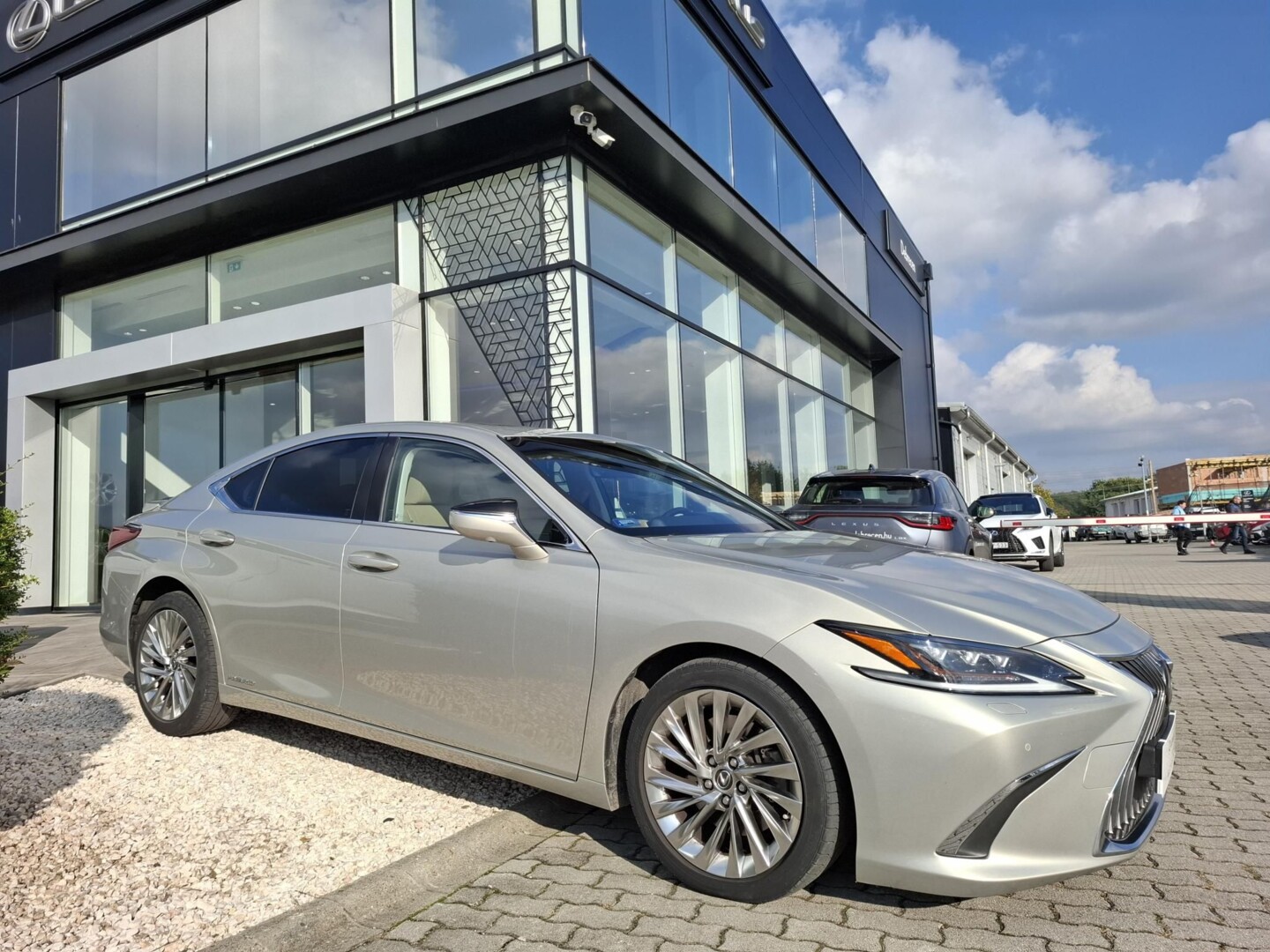 Lexus ES