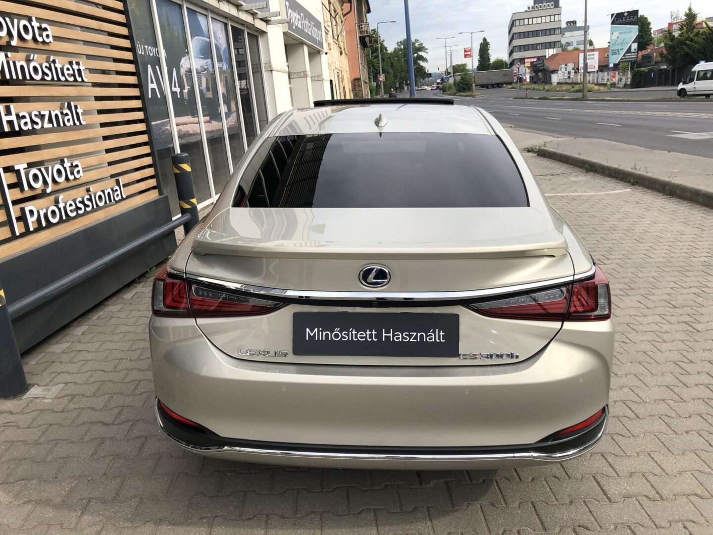 Lexus ES