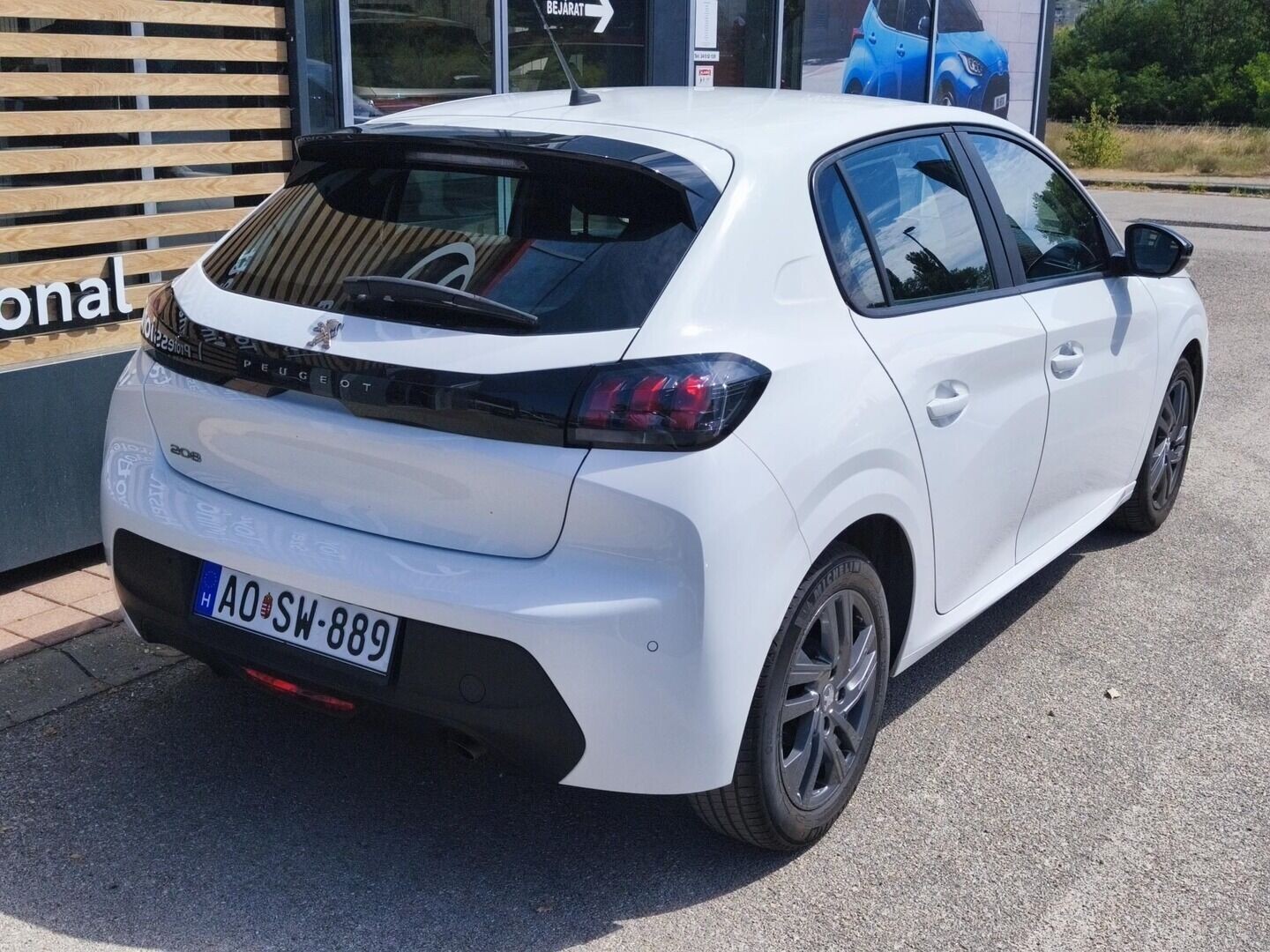Peugeot 208