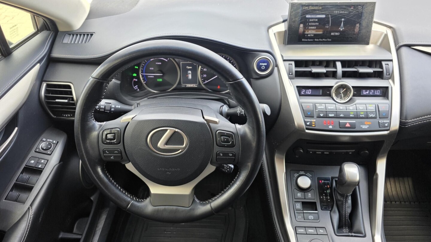 Lexus NX
