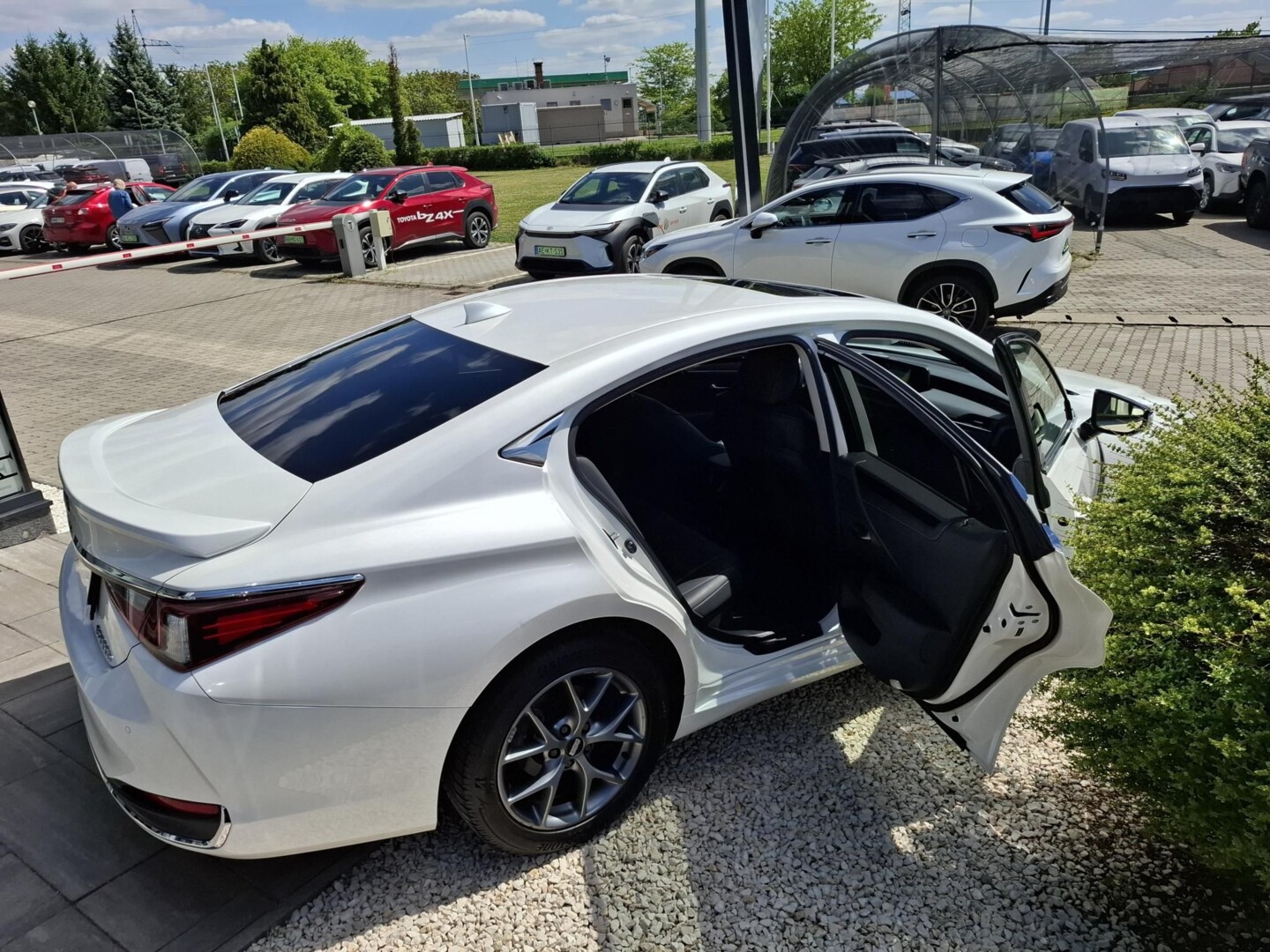 Lexus ES