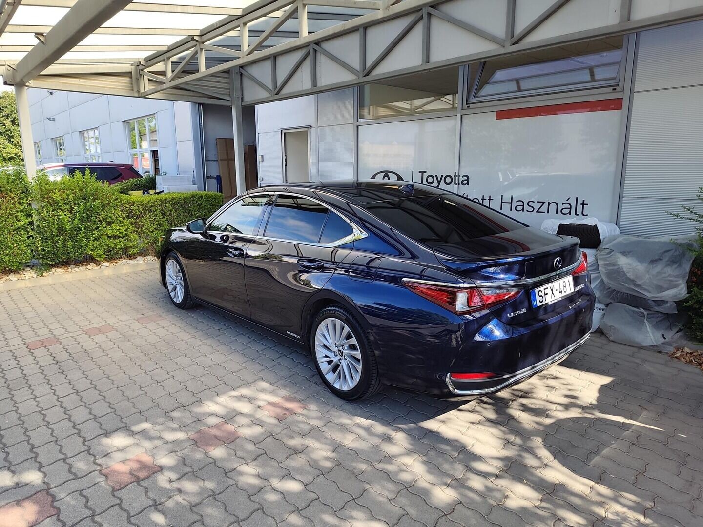 Lexus ES