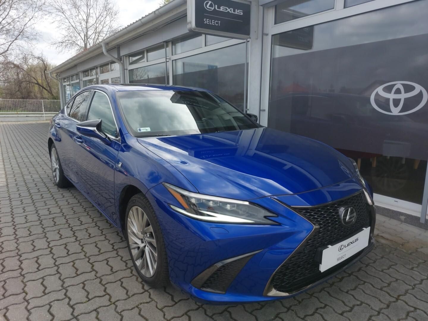 Lexus ES