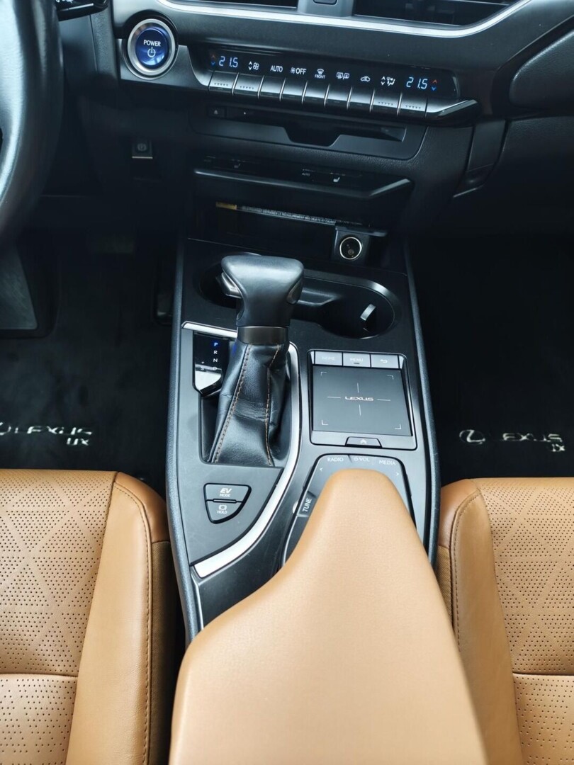 Lexus UX