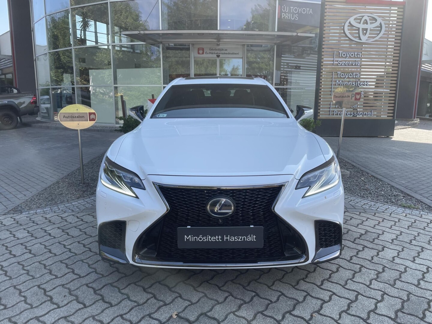Lexus LS